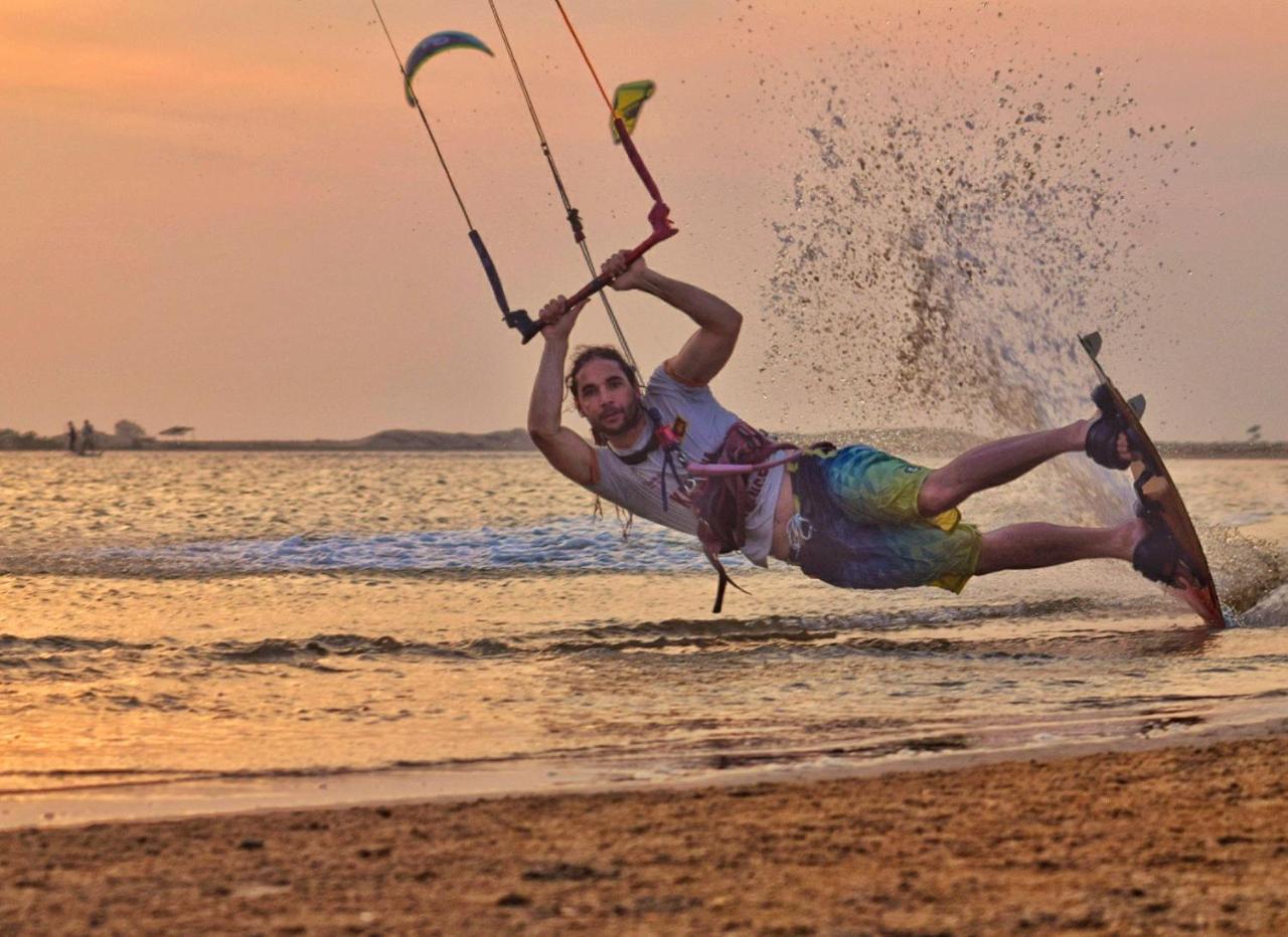 Отель Kitesurfing Lanka Калпития Экстерьер фото