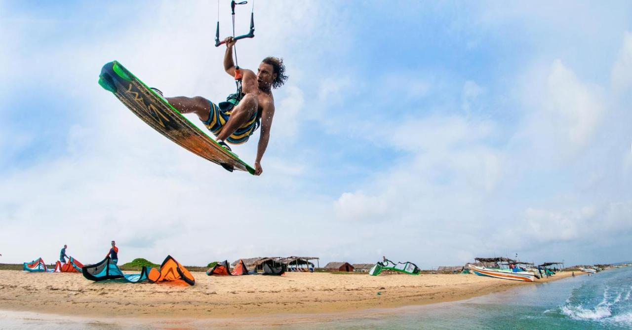 Отель Kitesurfing Lanka Калпития Экстерьер фото